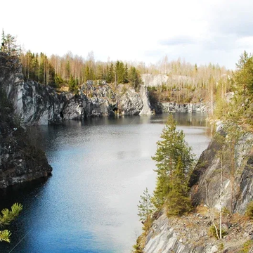 Однодневный тур «По Карелии на ретропоезде: водопады и Рускеала» Однодневный тур «По Карелии на ретропоезде: водопады и Рускеала» со скидкой 70%