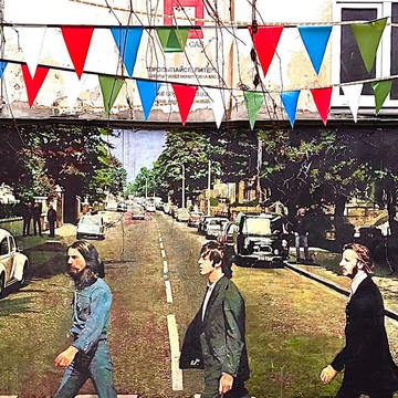 Пешеходная экскурсия «Питер неформальный: тур по богеме и бунту» со скидкой 50%