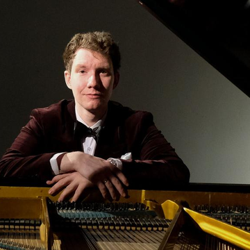 Концерт Виктора Николаева «Русская пятёрка» Концерт Виктора Николаева «Русская пятёрка» со скидкой 20%