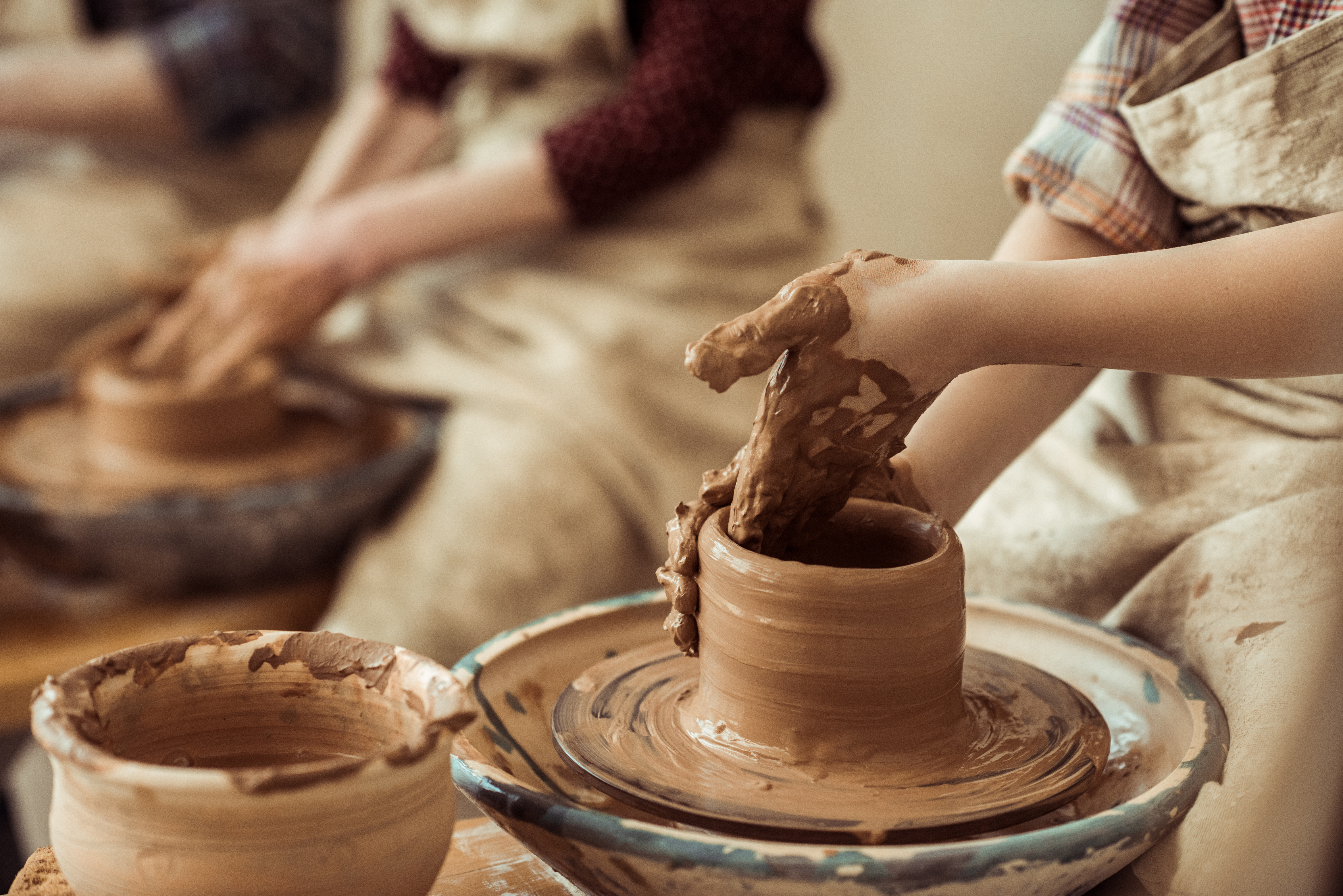 Мастер-класс «Волшебство глины: путешествие в историю гончарного искусства!»