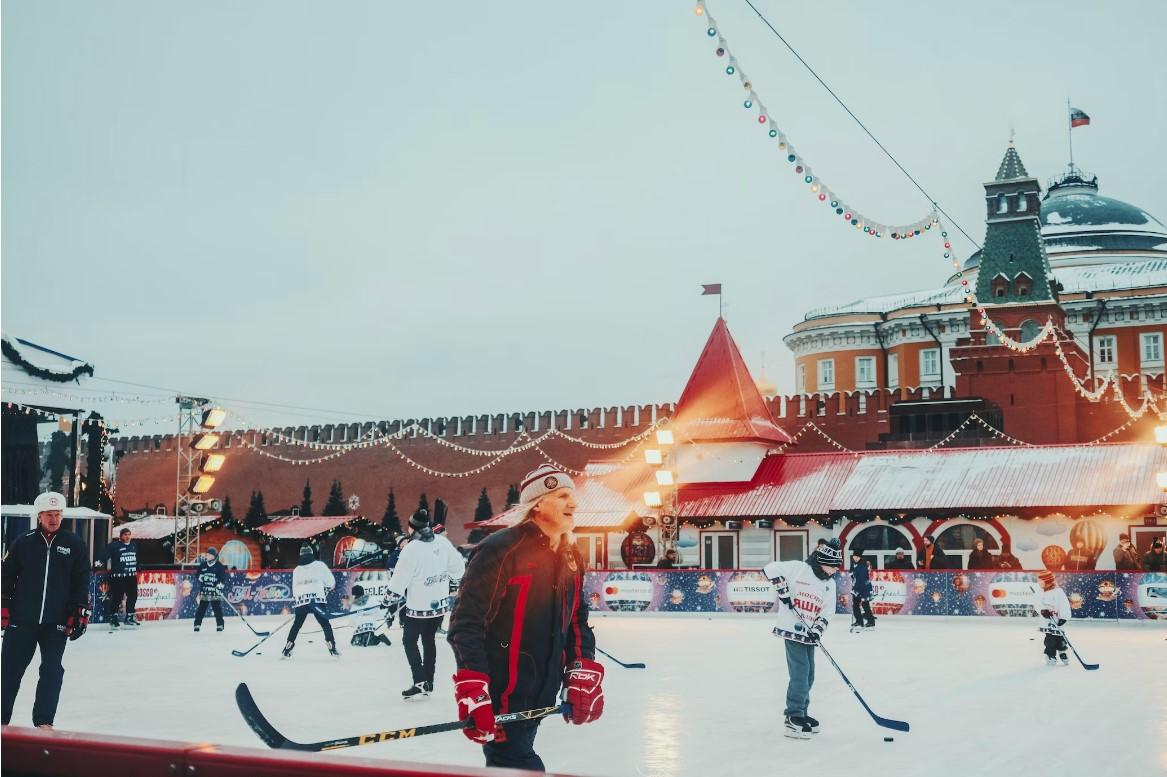 Где покататься на коньках в Москве