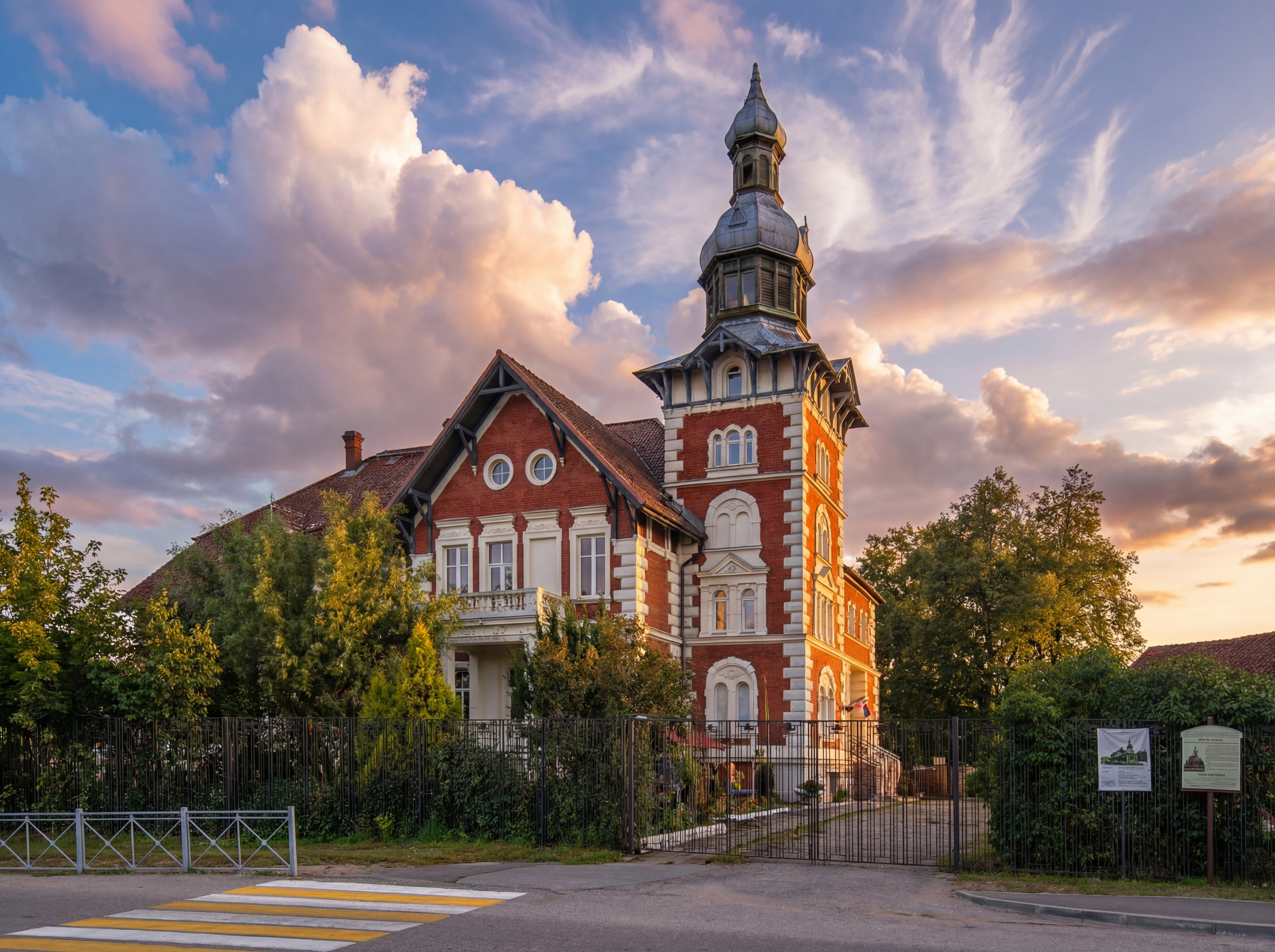 Автобусно-пешеходная экскурсия «Путешествие на Восток: Черняховск и Гусев» из Зеленоградска со скидкой 25%