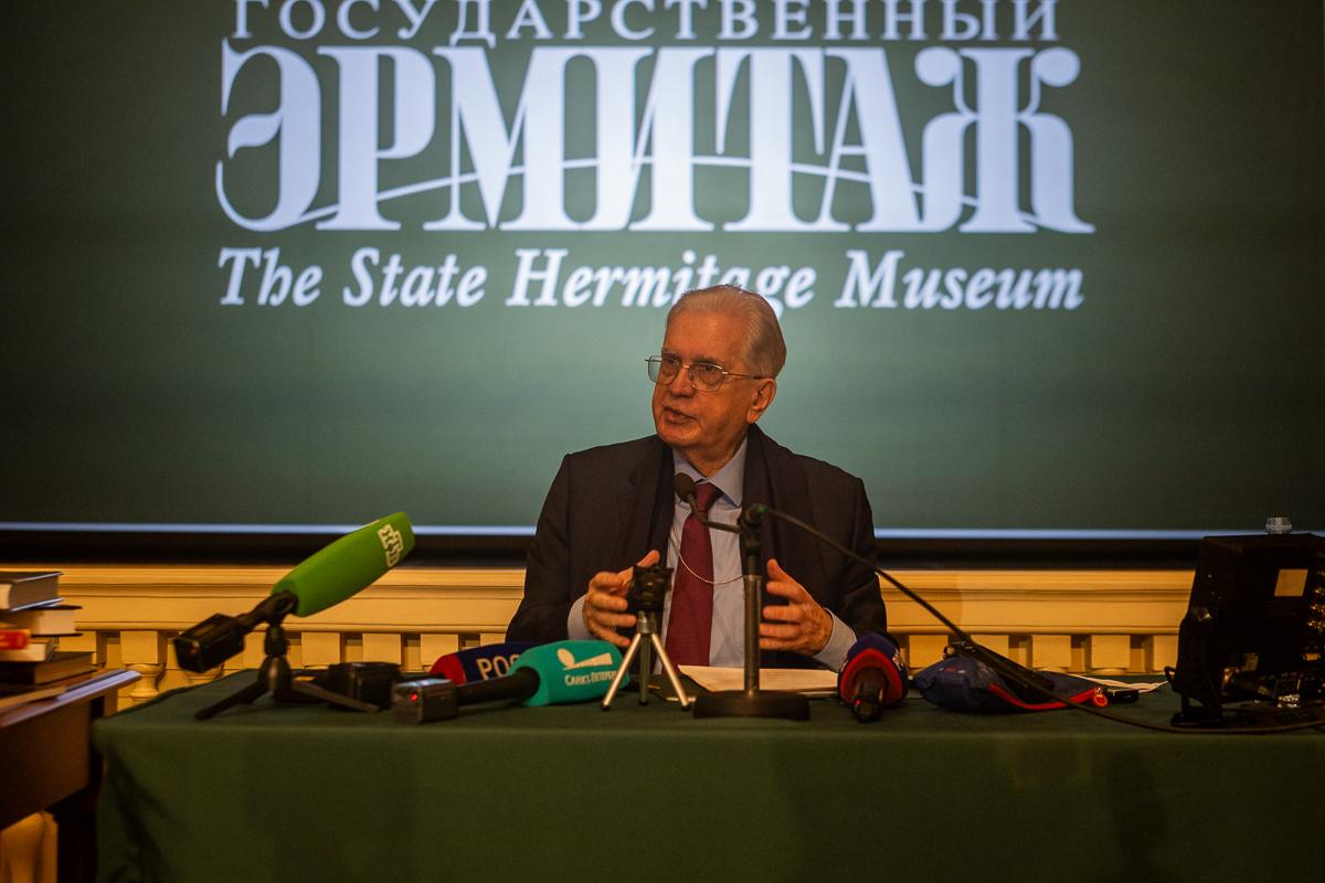 Михаил Пиотровский бесплатно встретится с читателями в СПб