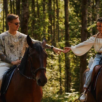 Семейная конная прогулка на озёра Семейная конная прогулка на озёра