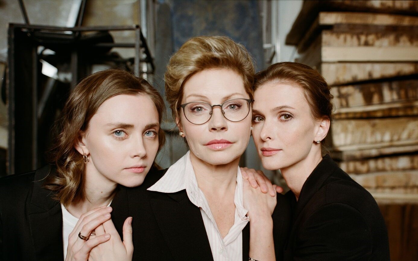 Спектакль «Житие FM» московского театра «Современник» с Алёной Бабенко и Светланой Ивановой