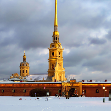 Пешеходная экскурсия по Петропавловской Крепости Пешеходная экскурсия по Петропавловской Крепости со скидкой 34%