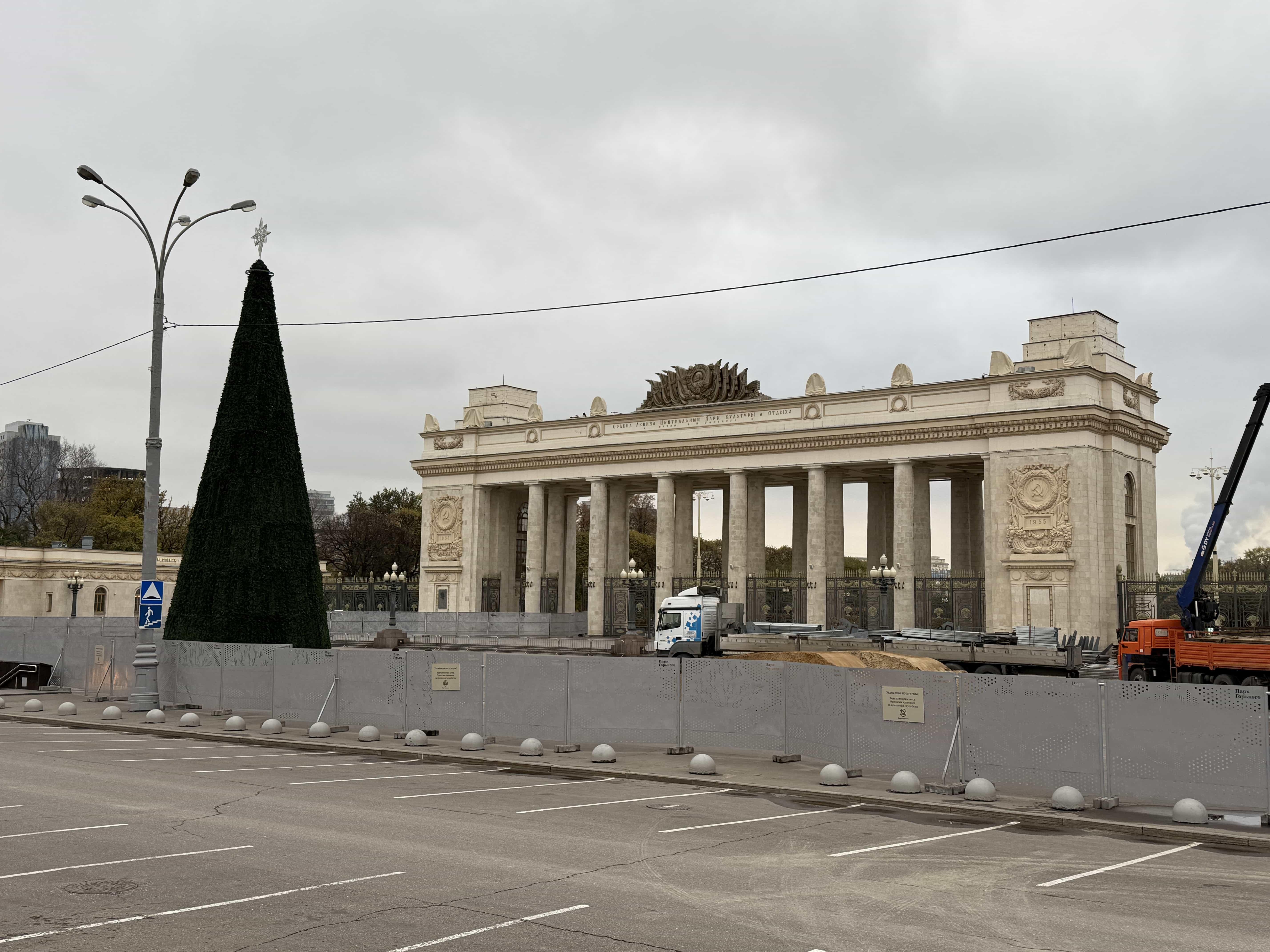 Москву начали украшать к Новому году 2026 уже в октябре