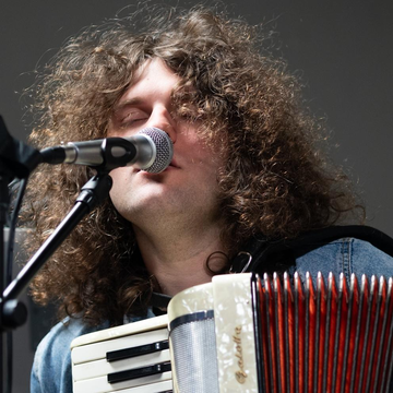 Концерт Антона Сколозубова «Хит аккордеон» со скидкой 35%