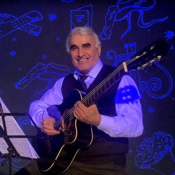 Концерт «Пока Земля ещё вертится. Булату Окуджаве посвящается» Концерт «Пока Земля ещё вертится. Булату Окуджаве посвящается» со скидкой 30%