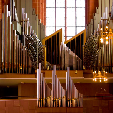 Концерт «Рок-хиты и саундтреки на органе при свечах» в Яани Кирик со скидкой 30%