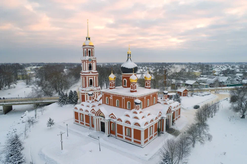 Автобусная экскурсия «Новогодний вернисаж в Старой Руссе» Автобусная экскурсия «Новогодний вернисаж в Старой Руссе»