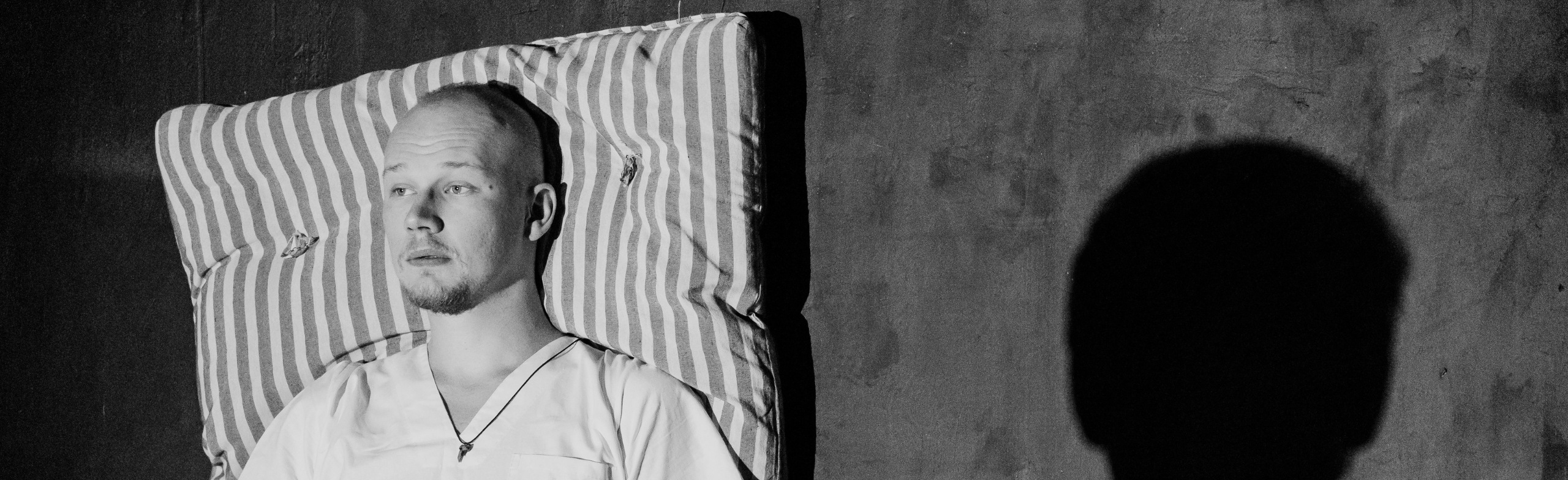 Премьера спектакля «Человек маленький» со скидкой 30%