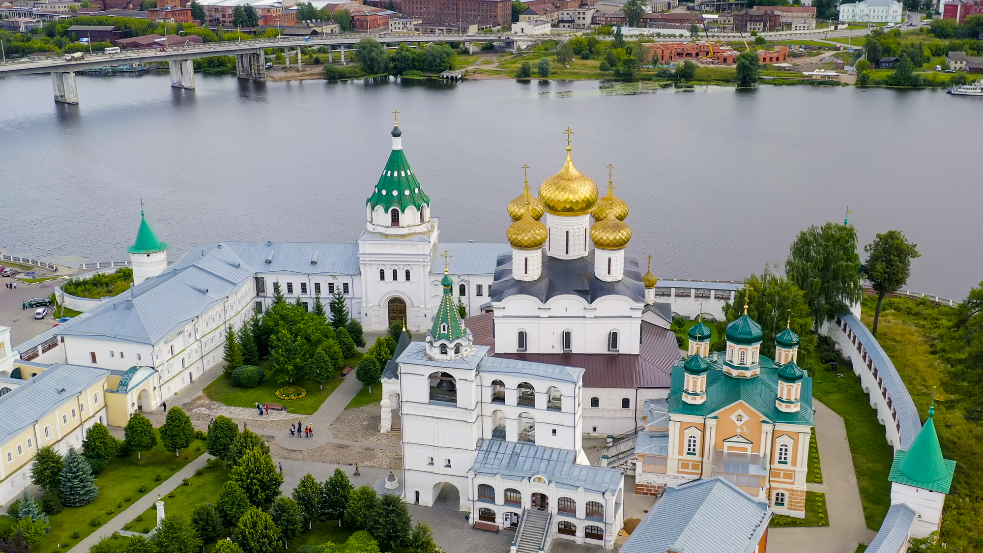 Индивидуальная пешеходная экскурсия по историческому центру Костромы