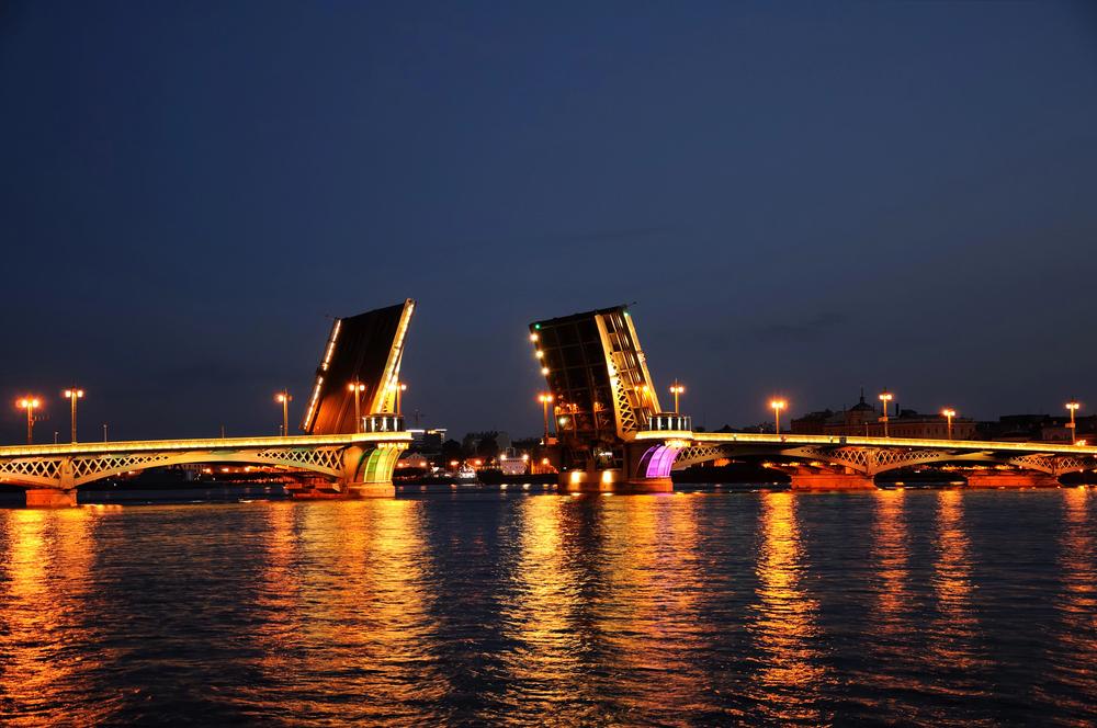 Развод мостов в Петербурге: когда перестанут в 2025