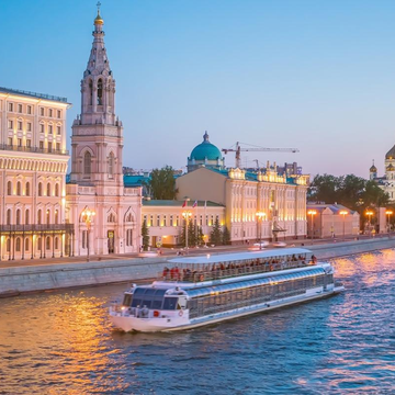 Речной круиз «Московская гранд-прогулка» на теплоходе с музыкальной программой и ужином