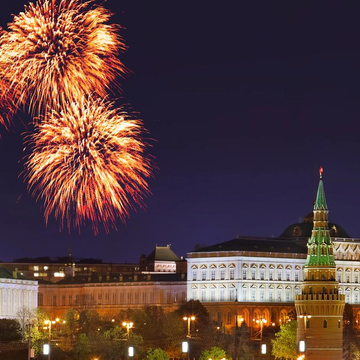 Речная прогулка с ужином на теплоходе «Ривьера» 9 мая — праздничный круиз с салютом