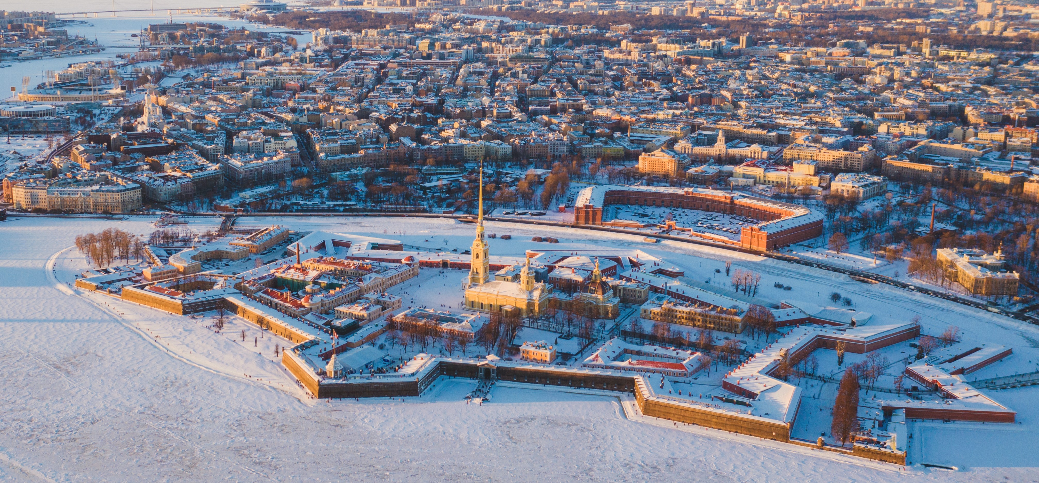 Автобусная экскурсия с посещением Петропавловской крепости со скидкой до 65%