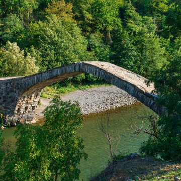 Автомобильная поездка из Батуми к горным водопадам со скидкой 20%
