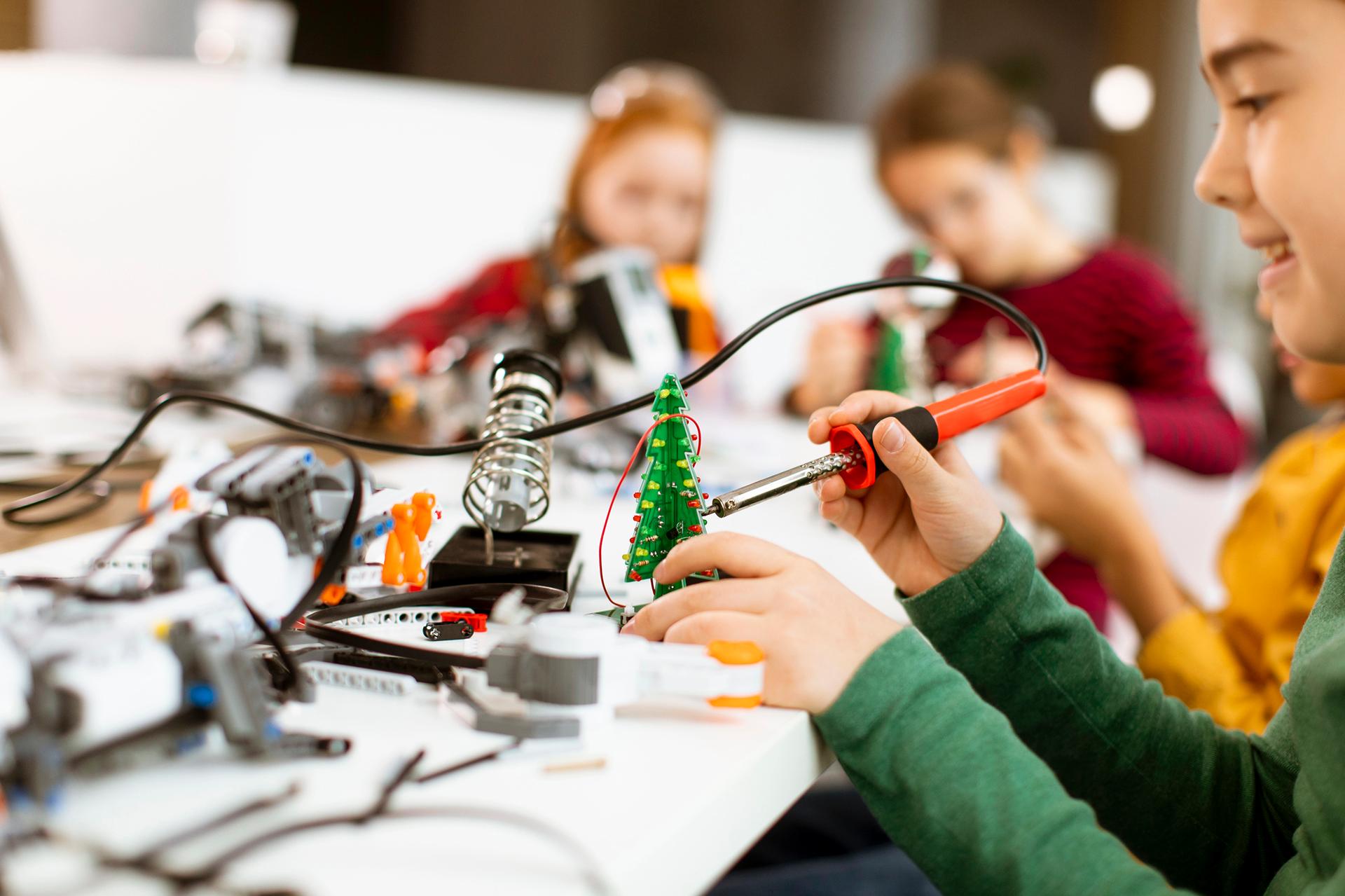 Детский мастер-класс по электронике со скидкой 38%