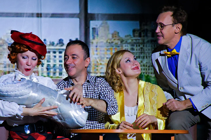 Комедия «Младенец напрокат» с Юрием Аскаровым и Сергеем Дроботенко со скидкой 30%