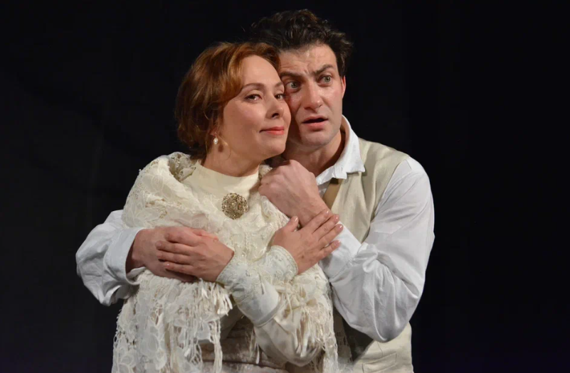 Спектакль «Чудаки» со скидкой 30%