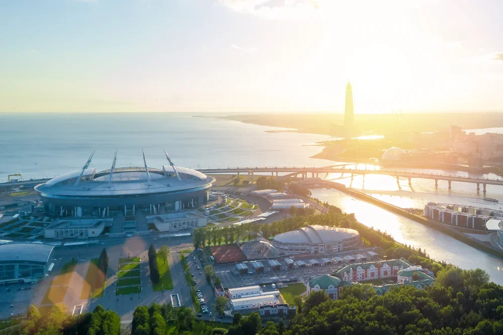 Автобусная экскурсия «Петербург 10×15: музыка волн, музыка ветра» со скидкой 50%