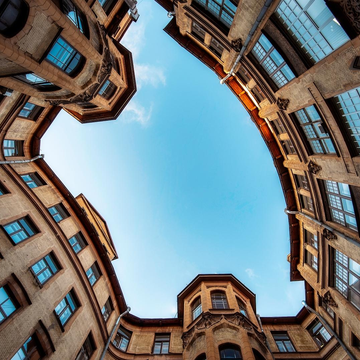 Аудиоэкскурсия «Потайной Петербург: прогулка за парадными фасадами»