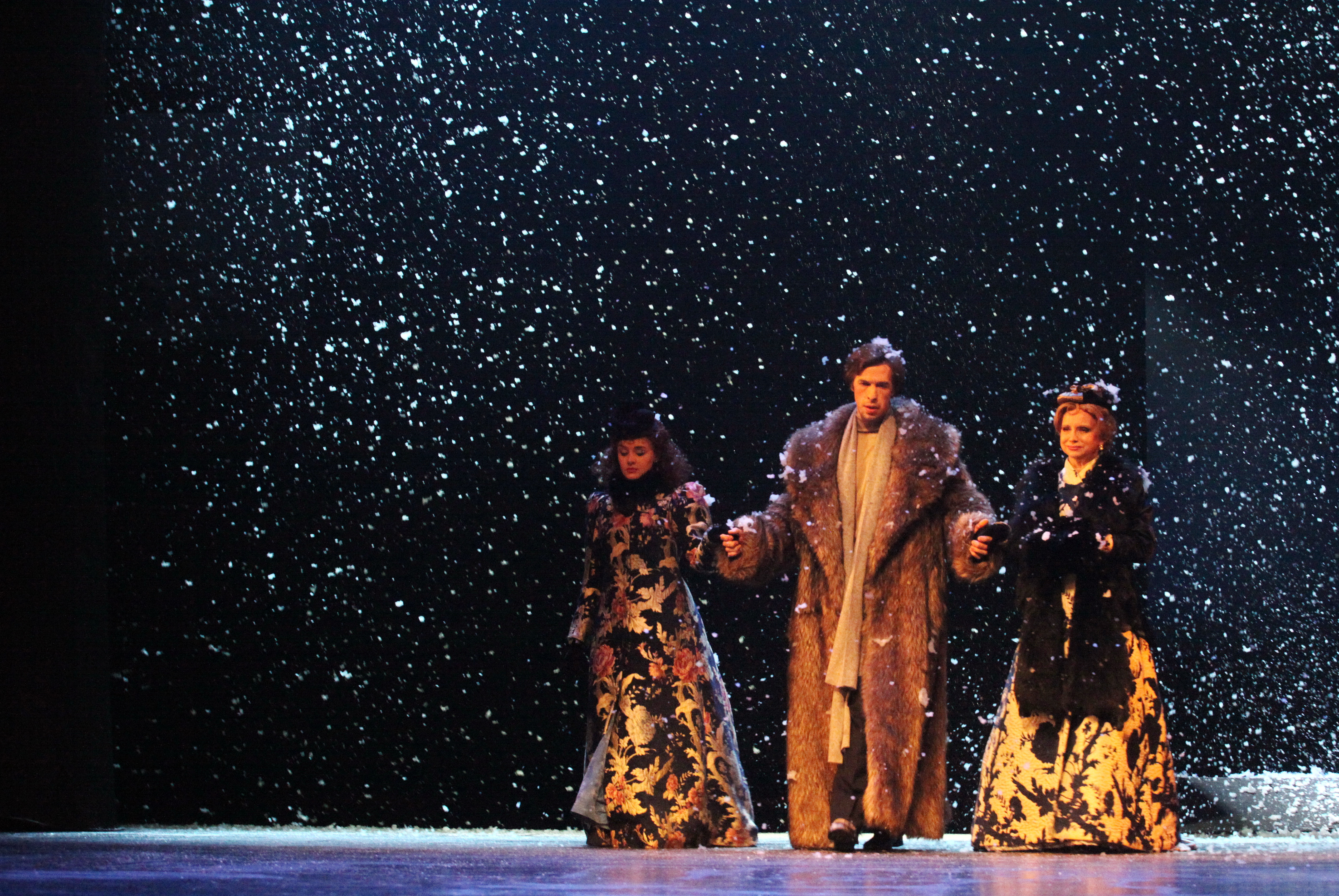 Спектакль «Бешеные деньги» в Театре комедии им. Акимова