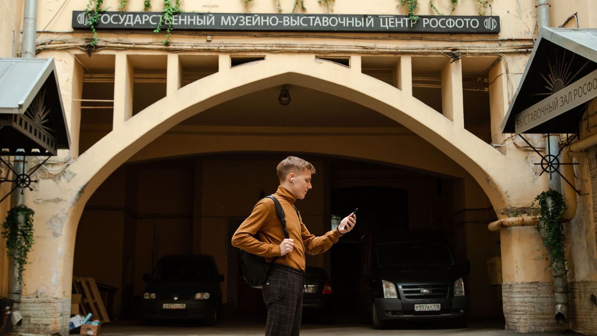 Аудиоэкскурсия «Неформальные достопримечательности: от Адмиралтейской к Новой Голландии»