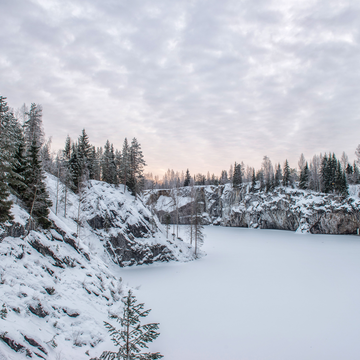 Однодневный тур в Карелию «Горный парк «Рускеала» и водопады» со скидкой 28%