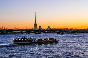 Речные прогулки в Петербурге начались: сезон навигации открыт