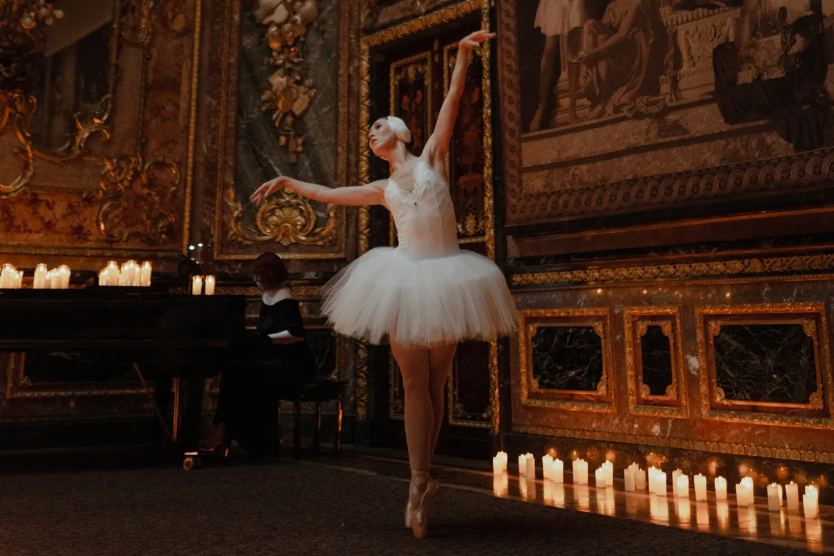 Концерт при свечах «Балетные шедевры Чайковского. "Щелкунчик", "Лебединое озеро", "Спящая красавица"» со скидкой 40%