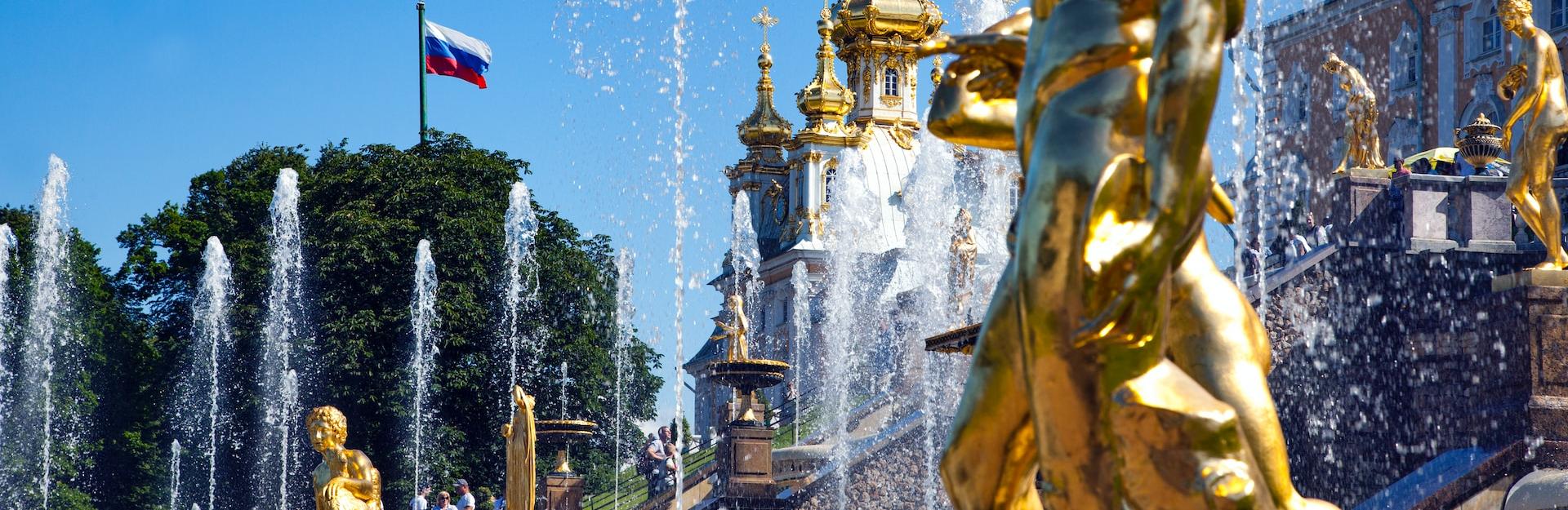 Большая экскурсия «Петергоф максимум: Большой дворец, фонтаны, малый дворец» со скидкой 36%