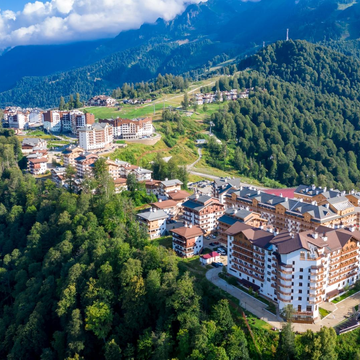 Автобусная экскурсия «Красная Поляна: 6 в 1» с просмотром шоу фонтанов Автобусная экскурсия «Красная Поляна: 6 в 1» с просмотром шоу фонтанов со скидкой до 30%