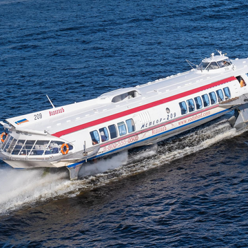 Поездка на «Метеоре» по Неве «Городская регулярная линия» от причала «ВодоходЪ»