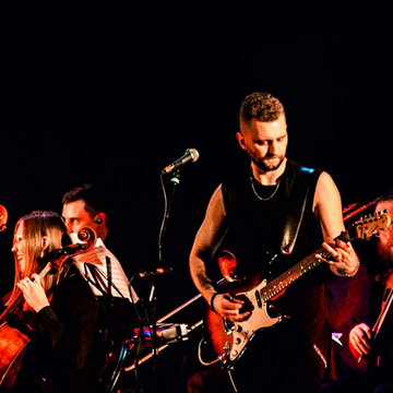 Симфоническое рок-шоу «Битва Эпох. Оркестр и солисты музыкальных театров Санкт-Петербурга» со скидкой 30%