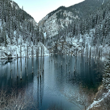 Экскурсия «Воды, скалы, легенды: путь к Каинды и каньонам» со скидкой 20%