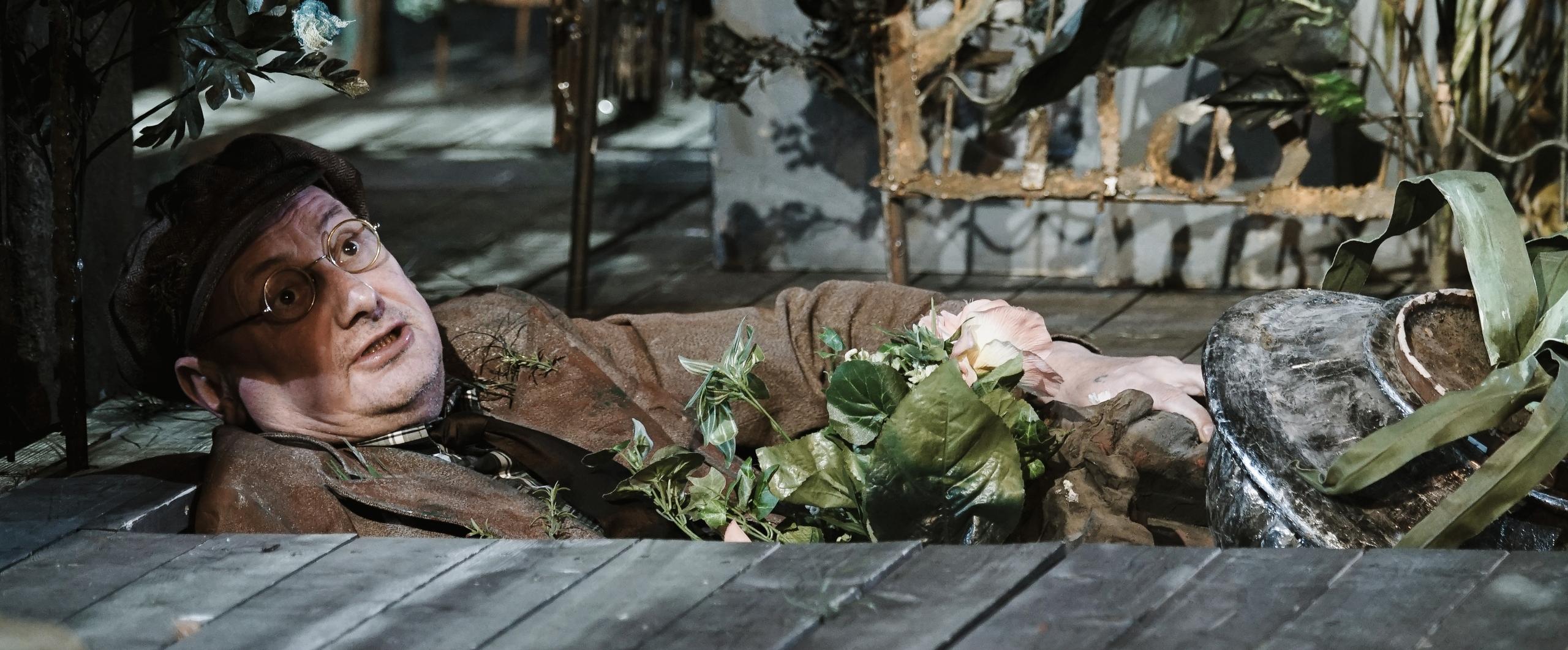 Спектакль «Какая грусть, конец аллеи…» на Новой сцене Александринского театра