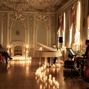 Концерт при свечах «Классика в джазе. От Щелкунчика до Кармен» в особняке Серебрякова