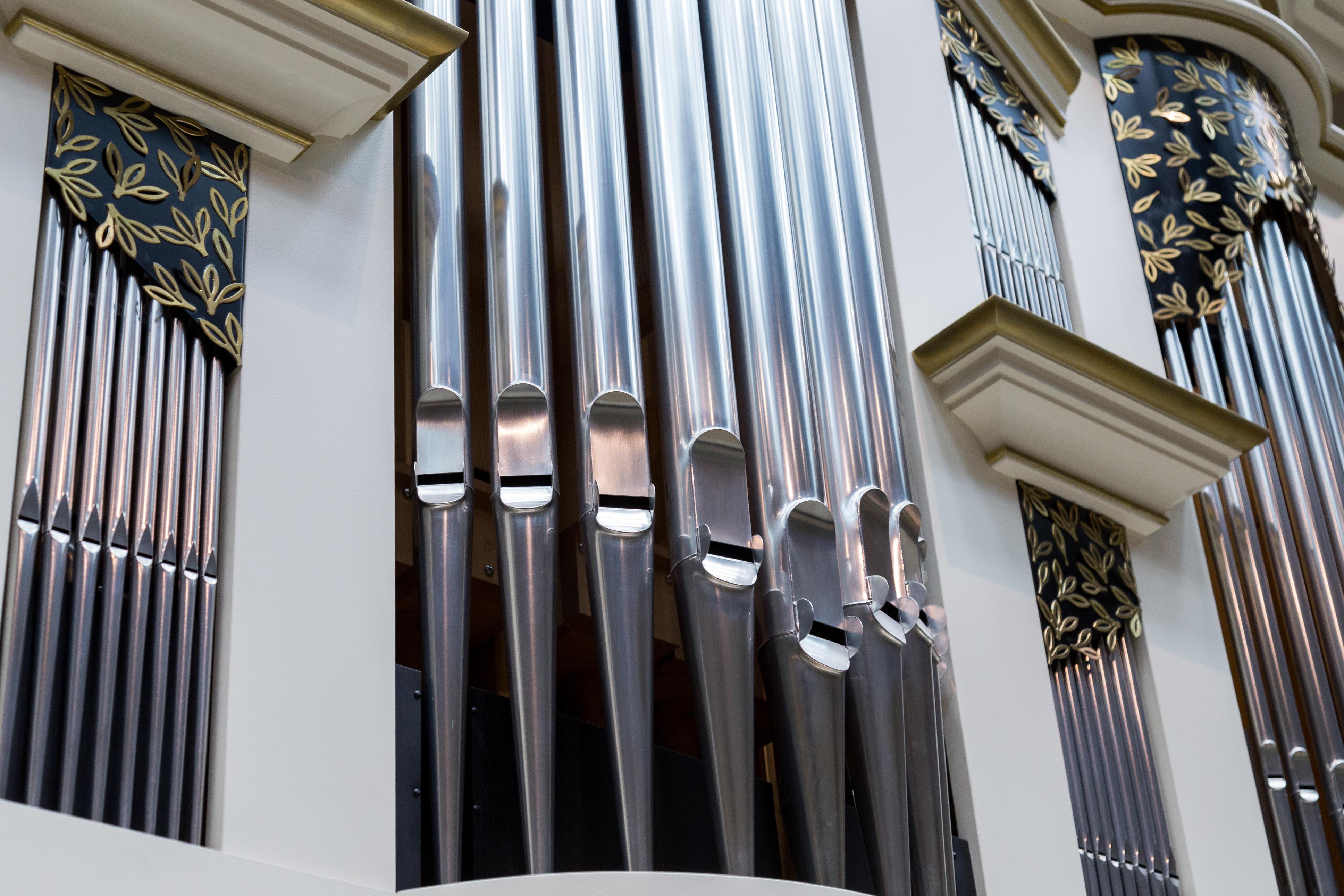 Концерт «Орган при свечах. Под брендом Баха» со скидкой 30%