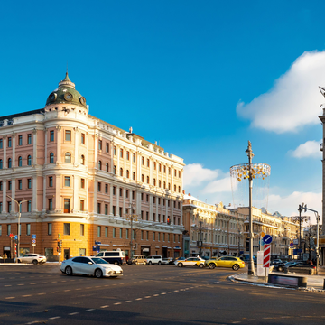 Пешеходная экскурсия «Тверская переезжает»