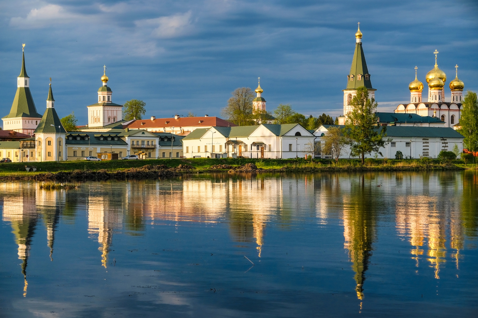 Однодневный тур «Сокровища двух городов: Валдай и Великий Новгород» со скидкой 48%