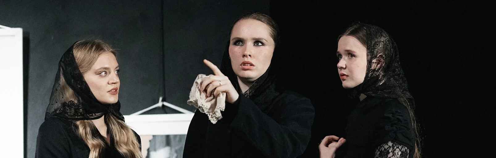 Спектакль «Васса. История одного дома» со скидкой 40%