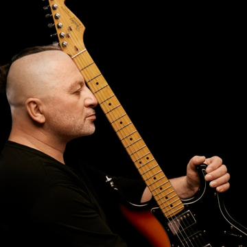 Концертное шоу «Легенда». Вадим Самойлов с хитами группы «Агата Кристи» Концертное шоу «Легенда». Вадим Самойлов с хитами группы «Агата Кристи»