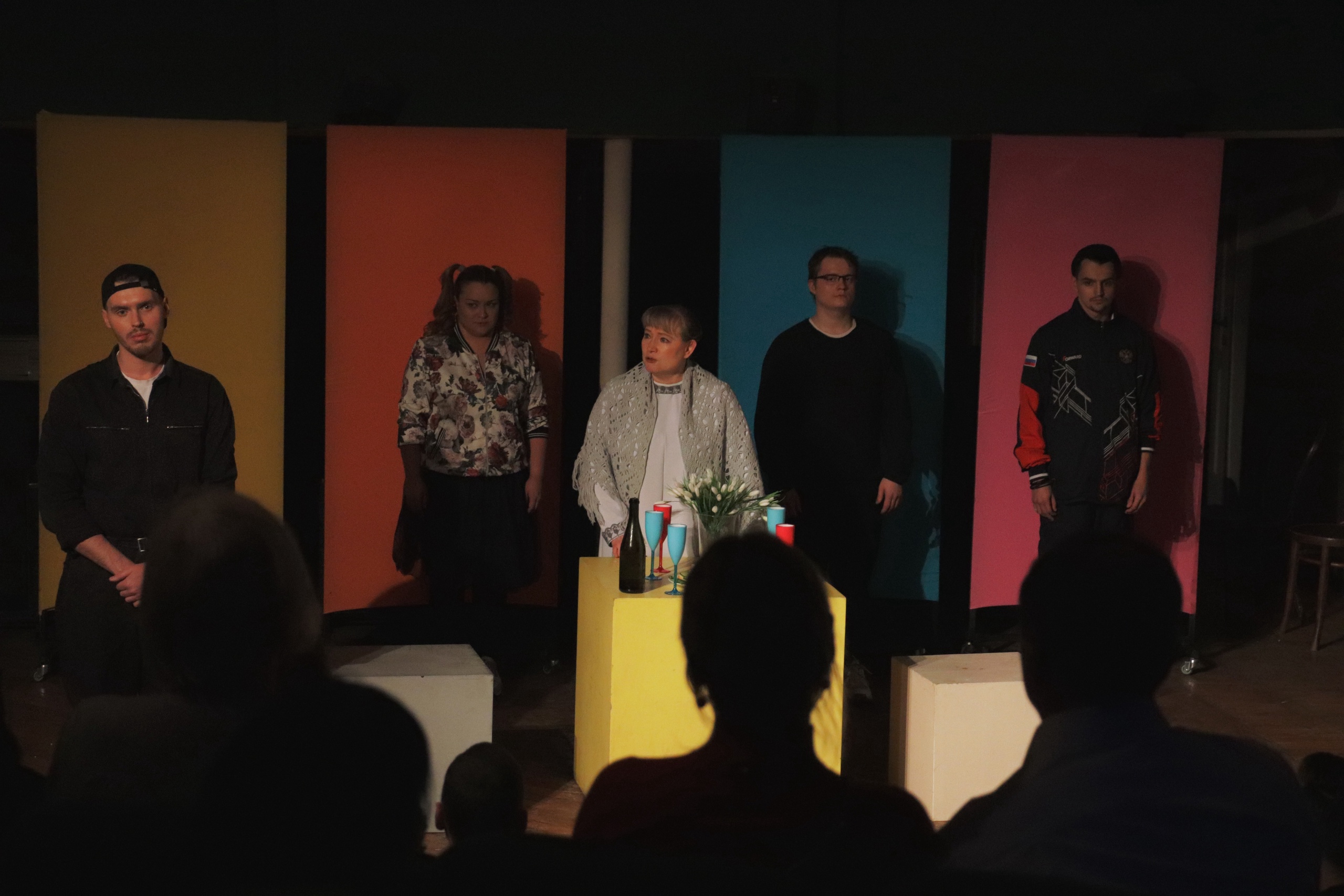 Спектакль «Не дорогая Елена Сеергеевна» со скидкой 30%