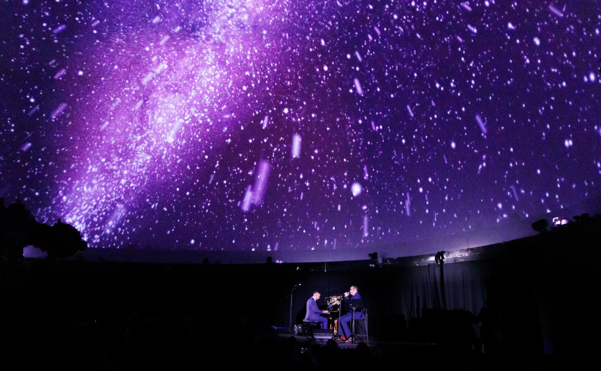 Джазовый концерт «Легендарные голоса Британии» в Планетарии со скидкой 30%