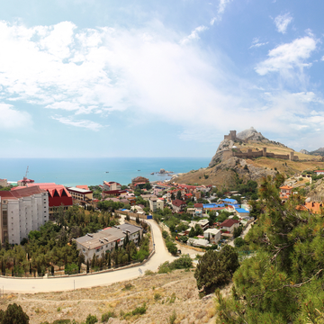 Автобусная экскурсия «Жемчужины Восточного Крыма: Судак и Новый Свет» со скидкой 20%