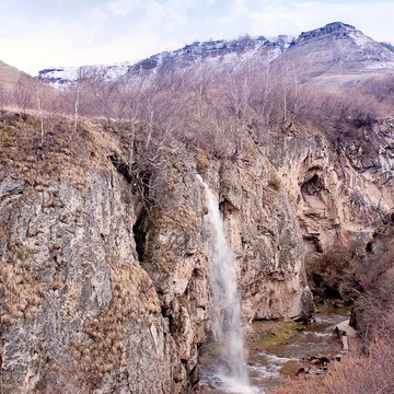Автобусная экскурсия «Медовые водопады и гора Кольцо»