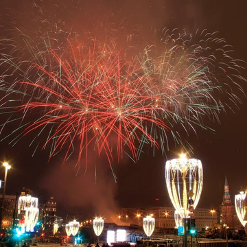 Речная прогулка на теплоходе «Прага» с ужином, диджеем и просмотром салюта в честь Дня Победы