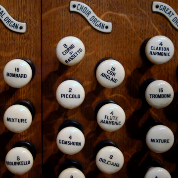 Органный концерт при свечах «Bach's memento. Памяти Баха» со скидкой 30%